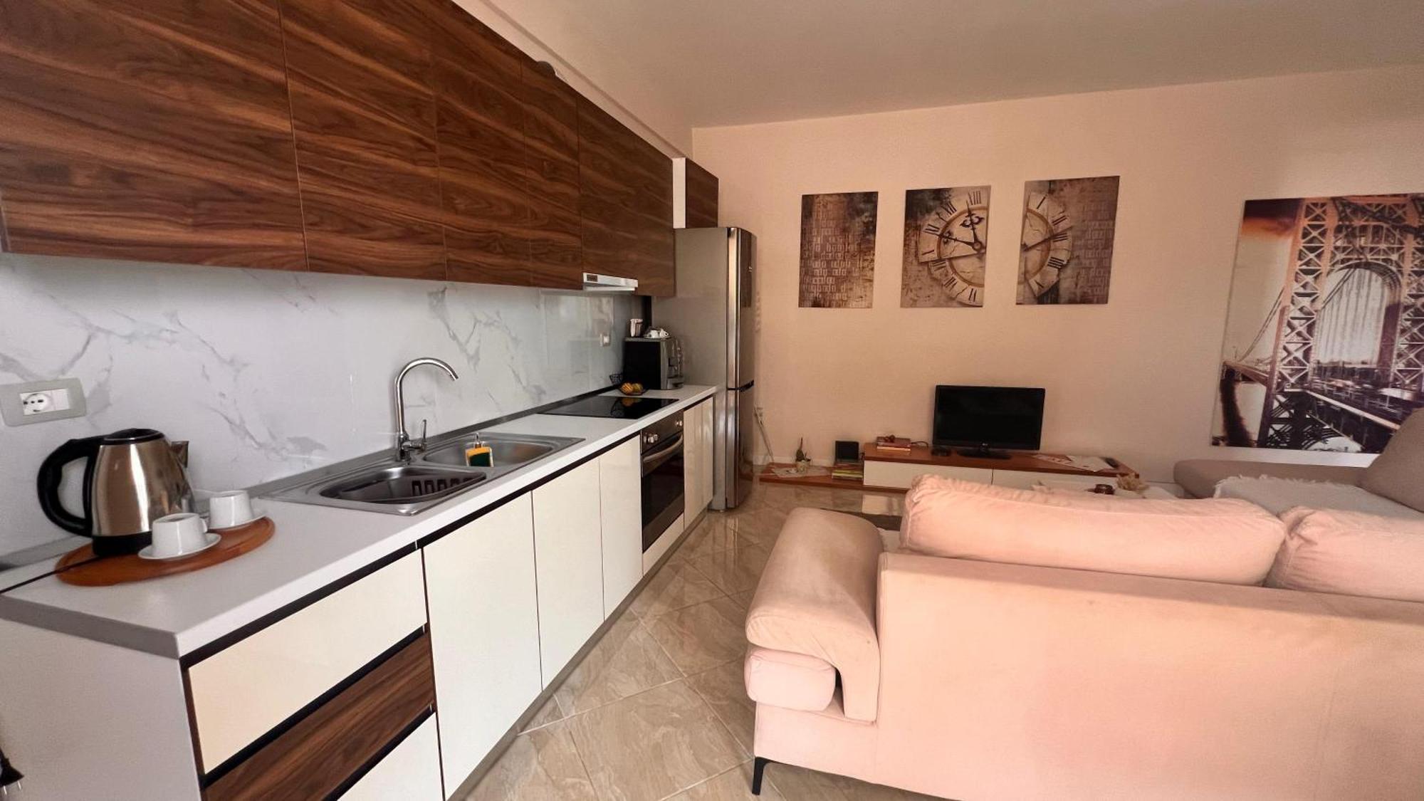 Sofi Condo-close To Port Of Appartement