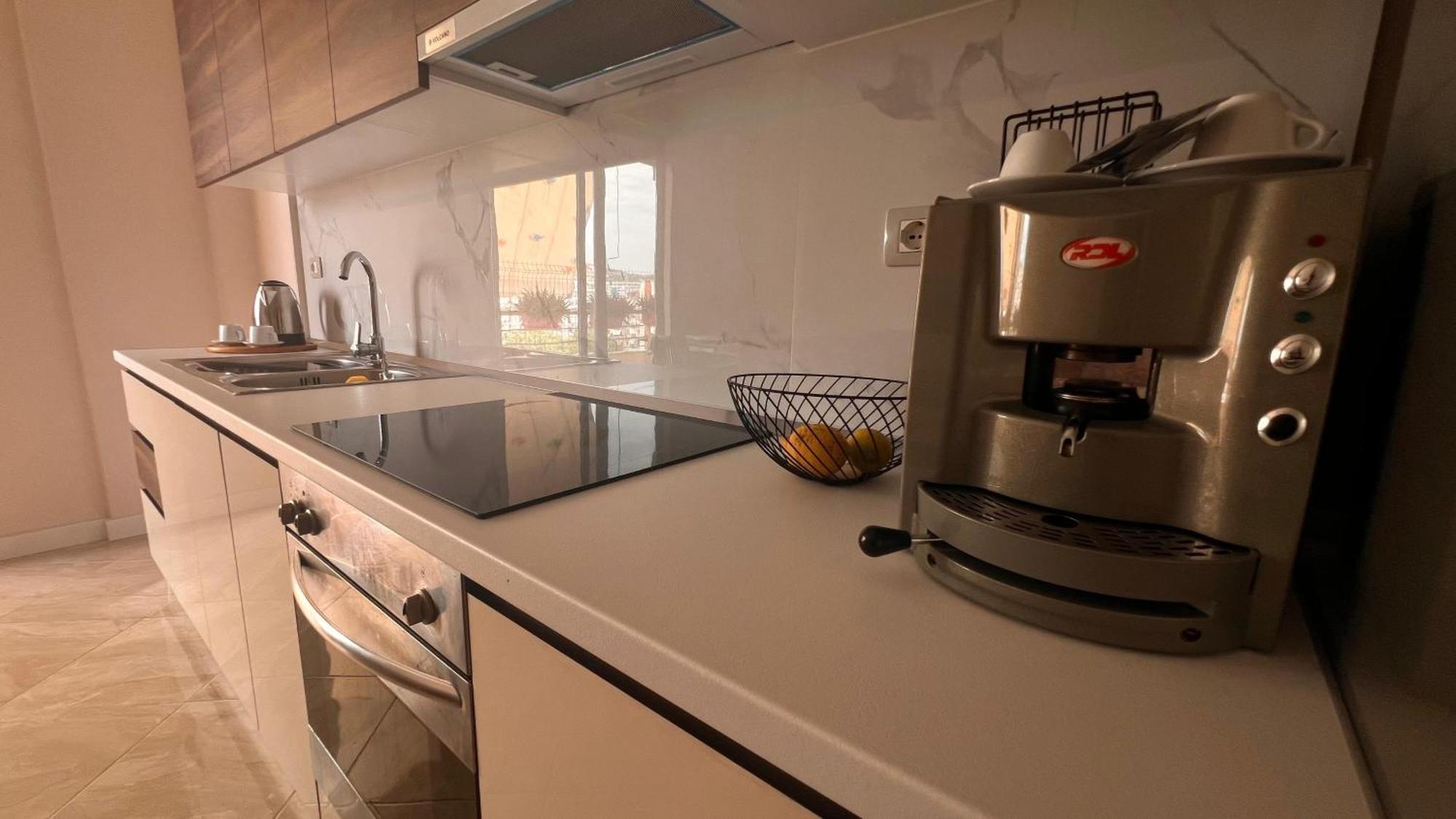 Sofi Condo-close To Port Of